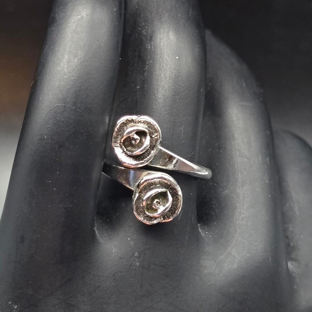 Sarah Coventry Silver Tone Rose Ring Wrap By Pass Size 6